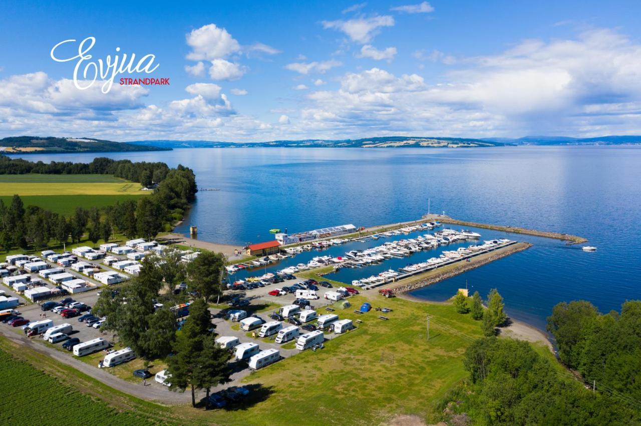 Отель Idylliske Evjua Ved Mjosa Skreia Экстерьер фото